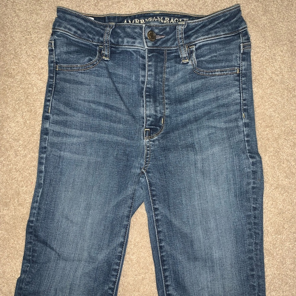 ⭐️AMERICAN EAGLE HIGH RISE JEANS